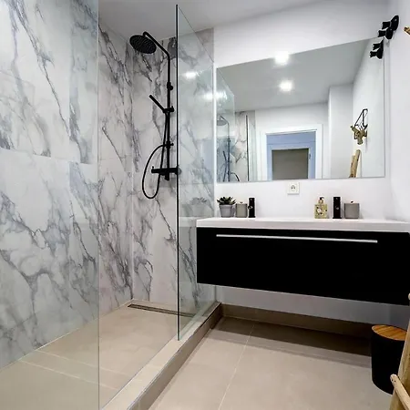 Boulevard Renovated Madrid 에스테포나